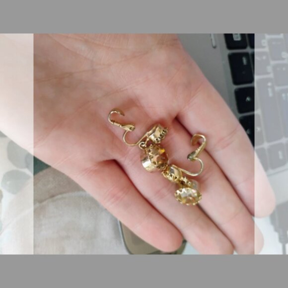 Vintage Kramer sparkly clip on earrings - Picture 5 of 5